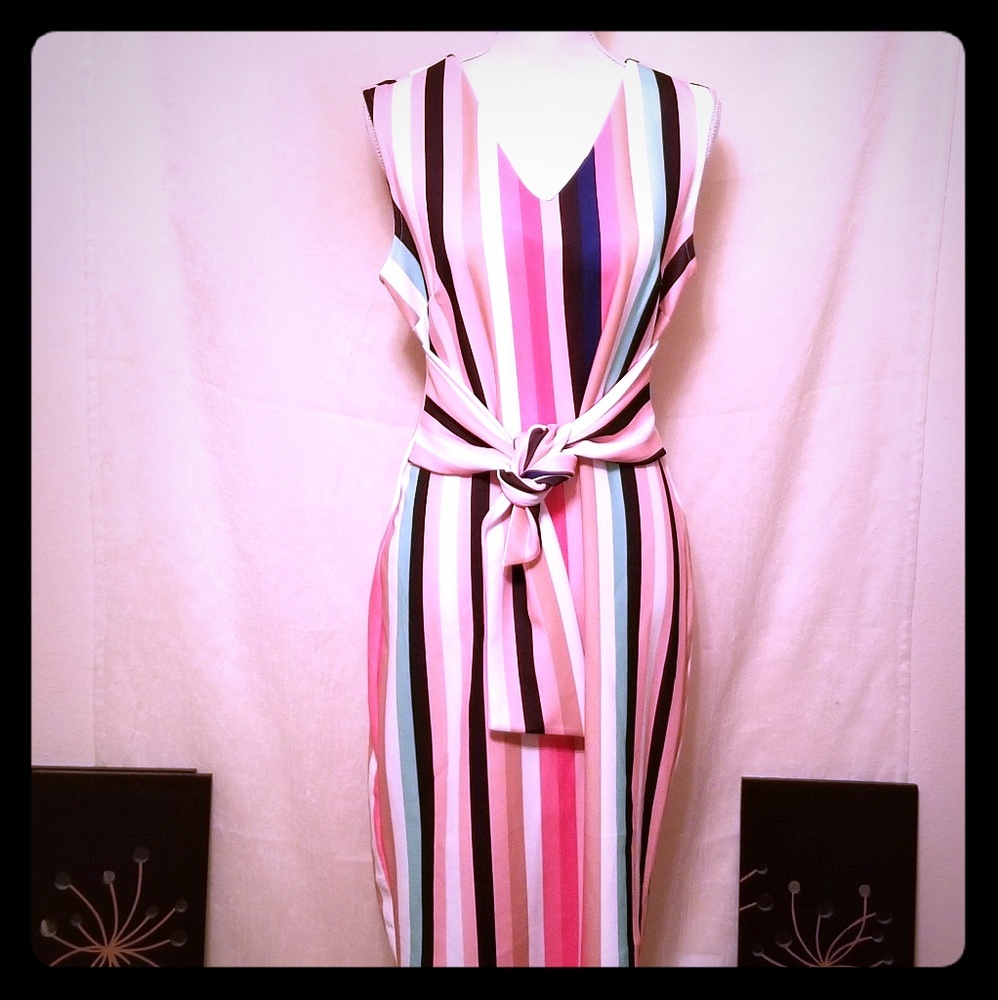 New York and Company Sleeveless Midi Dress